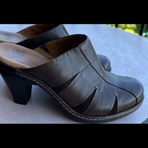 Sofft Slip on Leather Mules size 7.5